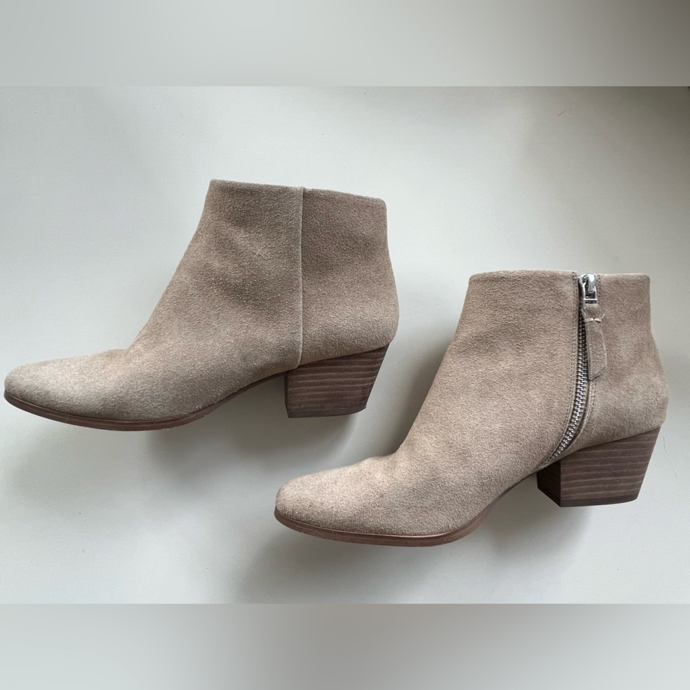 Banana Republic suede ankle boot